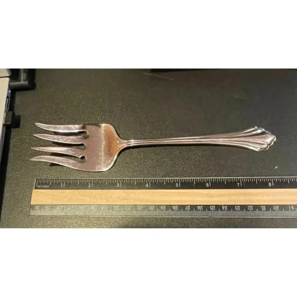 Oneida‎ Distinction Deluxe Rembrandt Stainless Steel Serving Fork - Picture 4 of 4